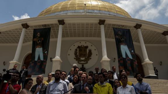 El Supremo venezolano arrebata las competencias a la Asamblea Nacional