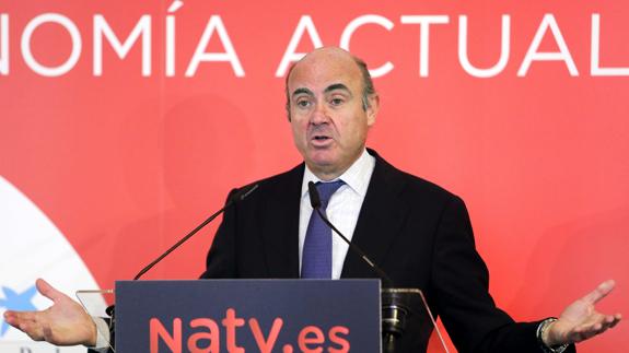 Guindos vincula la garantía de las pensiones al crecimiento económico y la creación de empleo