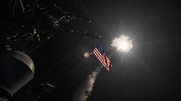 Estados Unidos bombardea Siria en respuesta al «ataque químico»