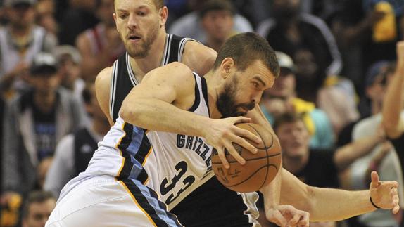 Marc Gasol lidera la victoria de los Grizzlies