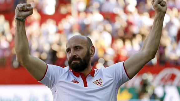 Monchi firma con la Roma por cuatro años, con opción a otro