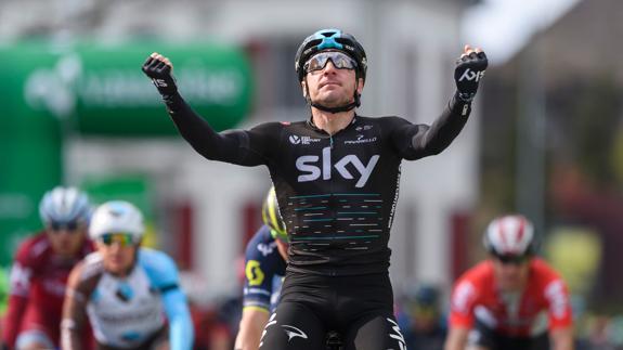 Viviani se impone en la tercera etapa del Tour de Romandía