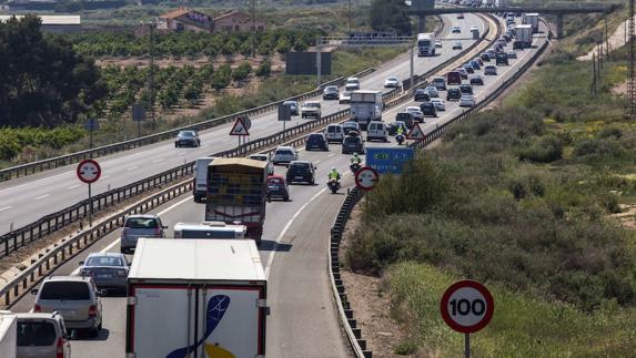 13 muertos en el puente de mayo, con retenciones en el primer día de retorno