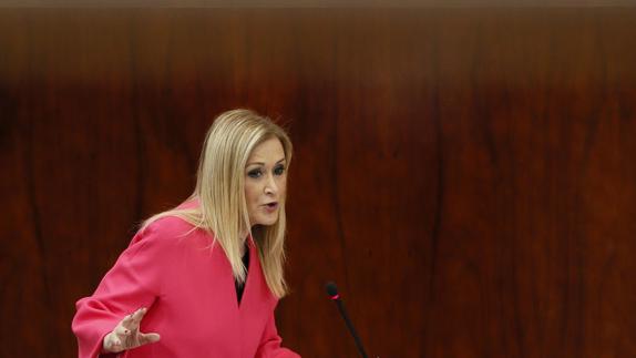 Cifuentes pide comparecer «a la mayor brevedad» para explicar adjudicaciones