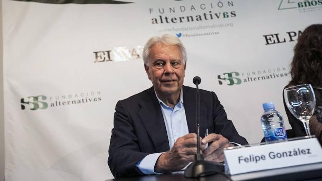 Felipe González no irá al Congreso del PSOE por un viaje ineludible a Colombia