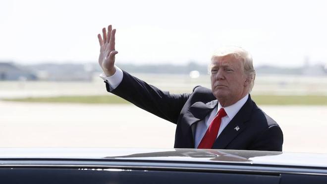 Trump «no tiene intención» de despedir al fiscal especial sobre el caso ruso