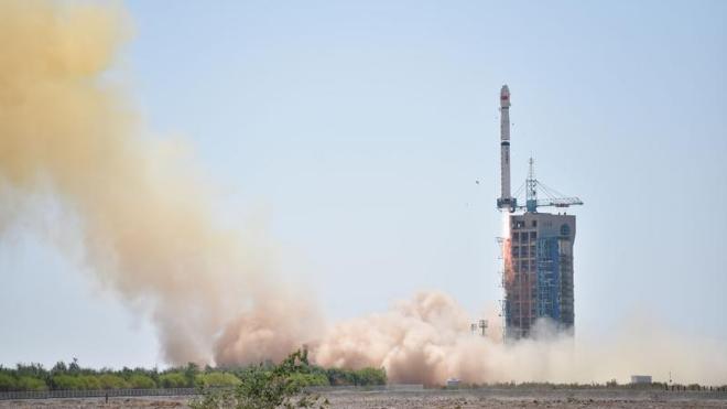 China lanza su primer telescopio espacial de rayos X