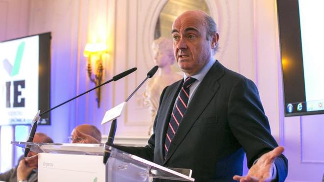 De Guindos minimiza el uso de información privilegiada en Popular porque la salida de depósitos fue generalizada