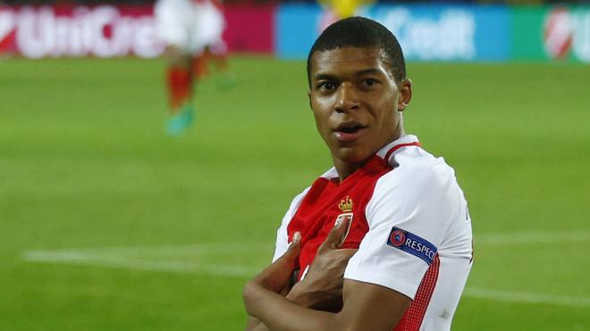 Zidane llamó a Mbappé para prometerle un papel importante