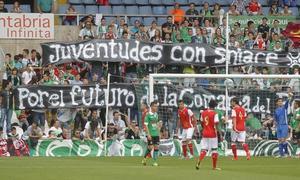 El Racing se coloca tercero tras ganar con autoridad al Caudal