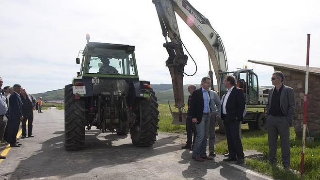 Las obras de mejora de la carretera Matamorosa-Suano finalizarán en un año