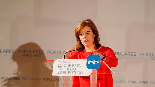 Sáenz de Santamaría pide al PSOE que deje a España la esperanza de salir adelante