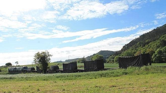 El descarrilamiento de un mercancías de Feve corta la vía que une Oviedo y Santander