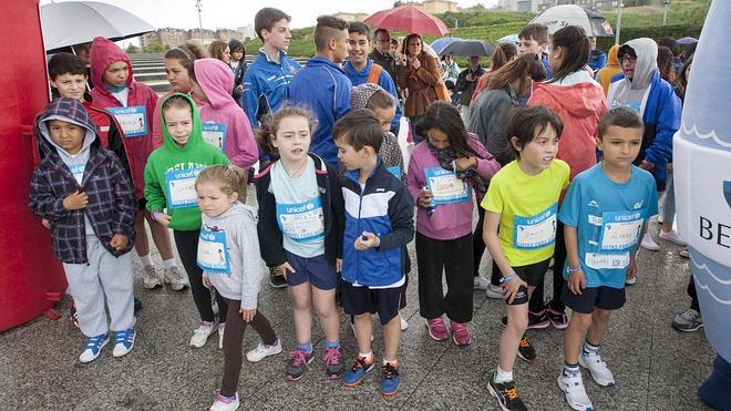 La Carrera Solidaria del Agua congrega a 300 personas en Las Llamas