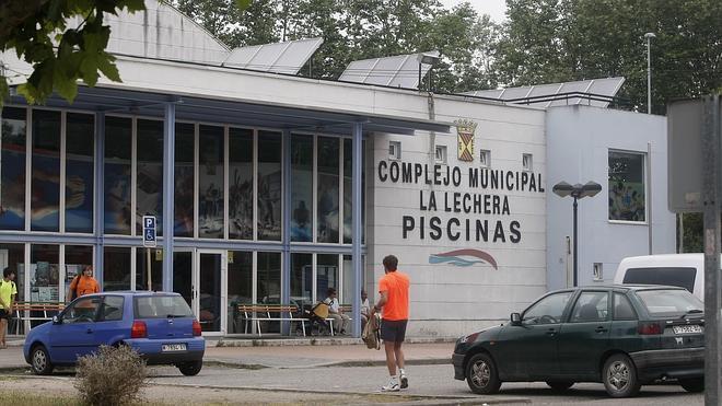 La piscina de La Lechera se queda sin cursillos de natación este verano