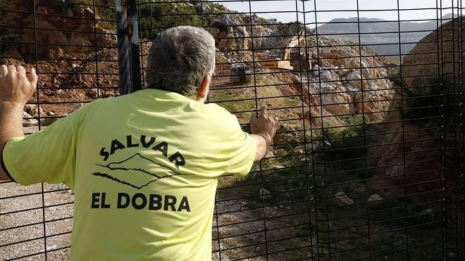 El juez desestima la legalización de la explotación de barita en el monte Dobra