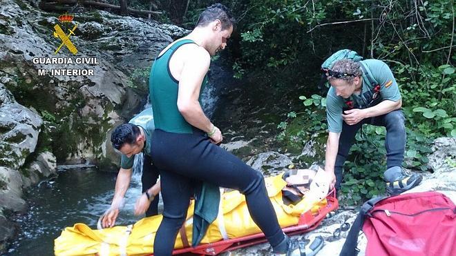 El Greim rescata a un montañero lesionado en el barranco de Navedo