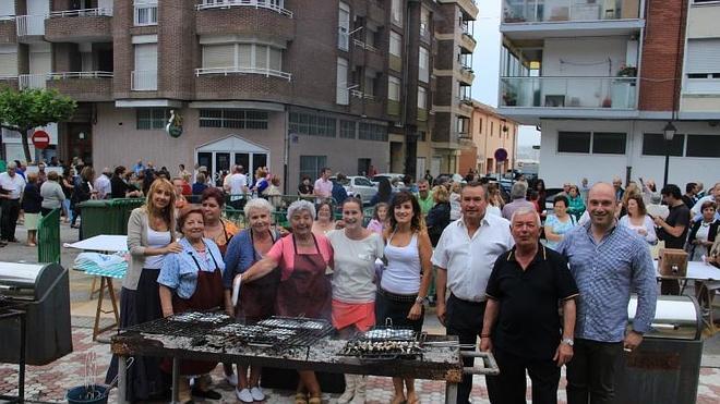 Las 'sanjuaneras pejinas' cumplieron con el ritual de la 'Noche de San Juan'