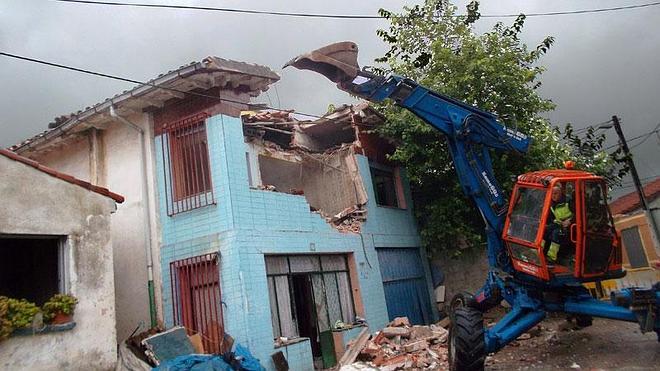 Comienzan los derribos para los pisos sociales de Campuzano