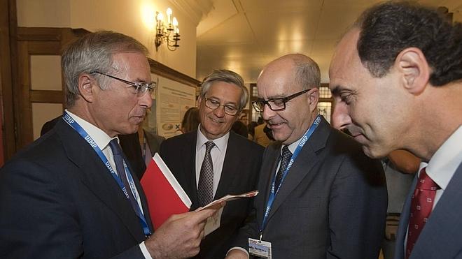 El presidente de E.ON pide una factura de la luz más "transparente"