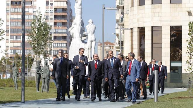 Botín inaugura los nuevos Jardines de Pereda