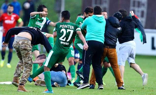 Hinchas pro-palestinos la toman con el Maccabi Haifa de Yossi Benayoun