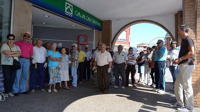 Los preferentistas llaman la atención a los turistas