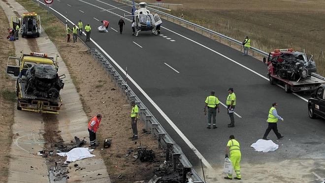 Dos fallecidos y un herido grave en un accidente de tráfico en Aguilar de Campoo