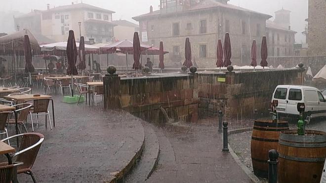 La lluvia provoca inundaciones, caída de piedras y un corte eléctrico en Liébana