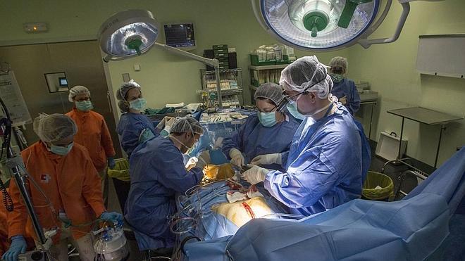 9.220 pacientes esperan en Cantabria para operarse