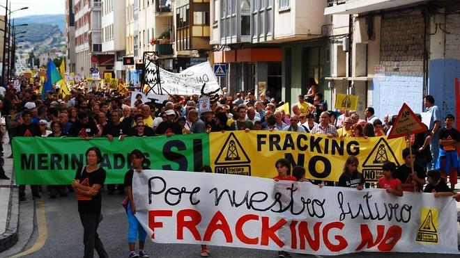 Más de 4.000 personas se manifiestan contra el fracking en Burgos