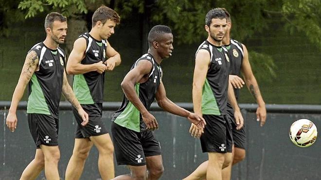 Paco pierde a Juanpe y recupera a Koné para jugar ante Las Palmas