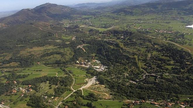 Cantur pagará 15.000 euros anuales por un monte para poder hacer el teleferico de Cabárceno