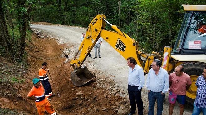 Obras Públicas acondiciona el acceso de Susvilla a Vega