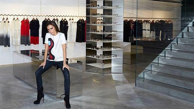 Victoria Beckham abre su primera tienda con vestidos desde 700 euros