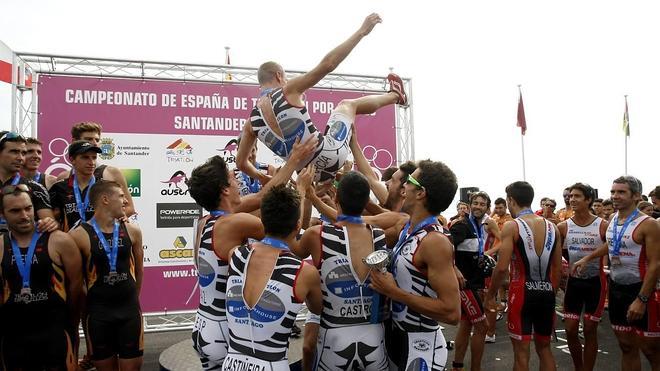 Victoria de Arcade Inforhouse y Diablillos de Rivas en el triatlón