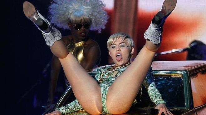 Miley Cyrus tatuará a sus fans por 10.000 dólares