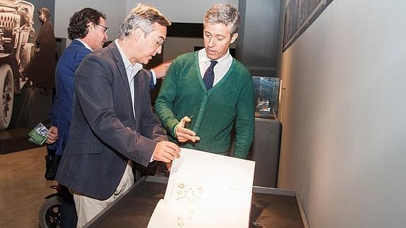 El MUPAC exhibe al público "la primera monografía" sobre las cavernas de la región cantábrica