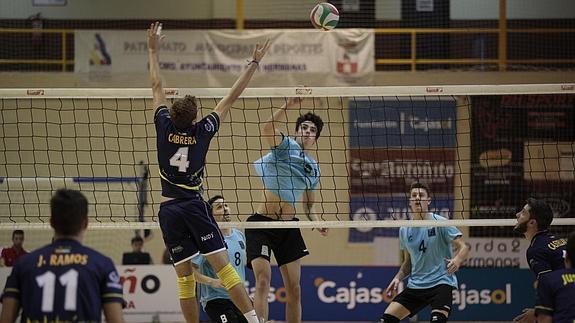 El Cajasol no da opción a la Textil Santanderina