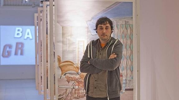 Ricardo González busca "las capas de la realidad" en su muestra 'Background'