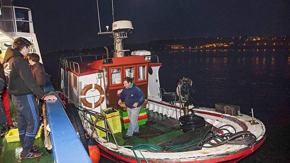 El pesquero 'Aurelia María', con base en San Vicente, se hunde frente a la costa de Llanes