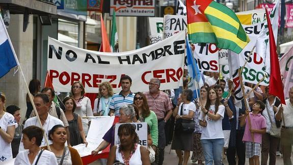 La marcha contra la pobreza vuelve a reclamar en Cantabria ayudas a la cooperación