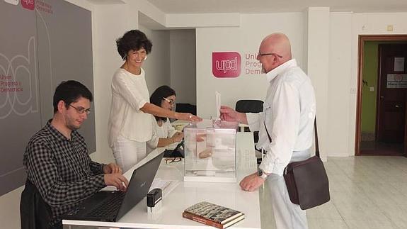 San Emeterio-Pedraja encabezará la lista de UPyD al Parlamento cántabro