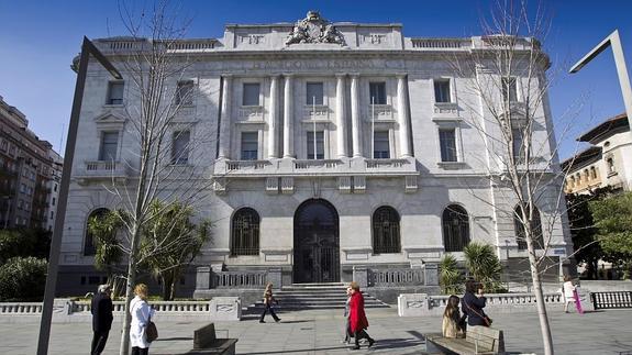 Lassalle garantiza que habrá financiación para el Archivo Lafuente