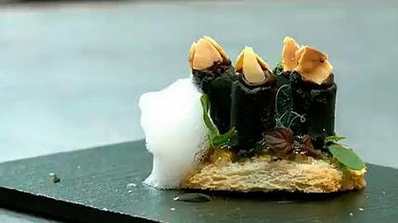 Un trampantojo de percebes y foie, la mejor tapa de España