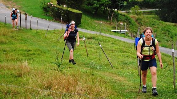 Reunión de asociaciones del Camino de Santiago de Cantabria en Bareyo