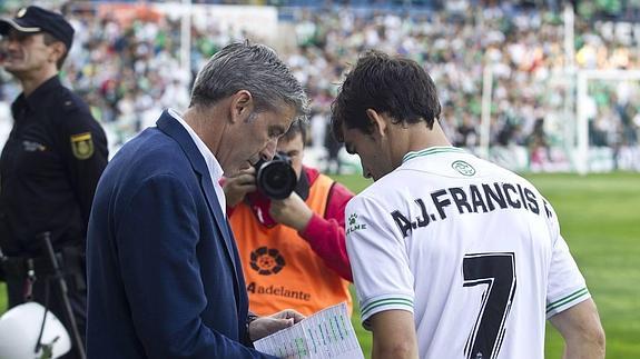 Paco Fernández recupera a su defensa favorita