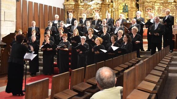 Santa Cecilia solidaria en Los Corrales de Buelna