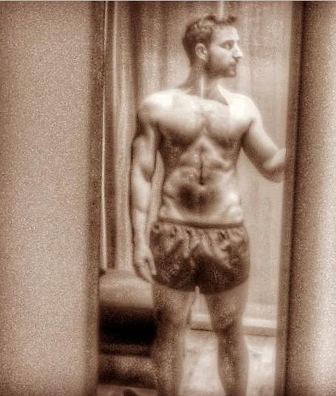 Dani Rovira presume de abdominales en Instagram