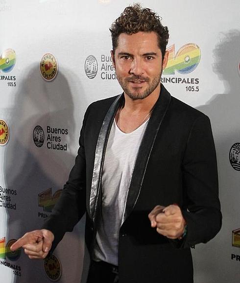 Bisbal, feliz por «una mujer como Dios manda»